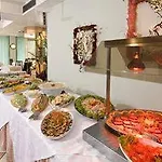 Отель Ferretti Family Madison - Каттолика