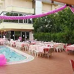 Ferretti Family Madison - Отель 4*