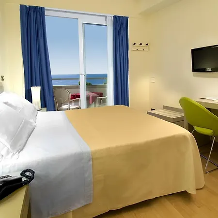 Ferretti Family Madison - Szálloda 4*