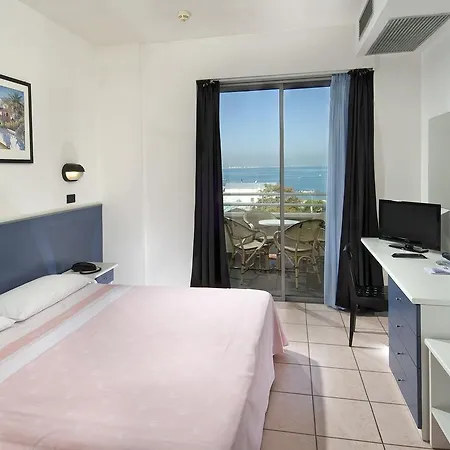Ferretti Family Madison - 4* Cattolica
