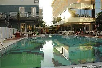 Ferretti Family Madison - קאטוליקה