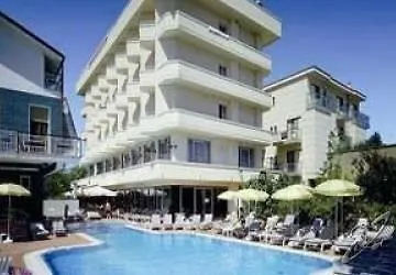 Ferretti Family Madison - 호텔