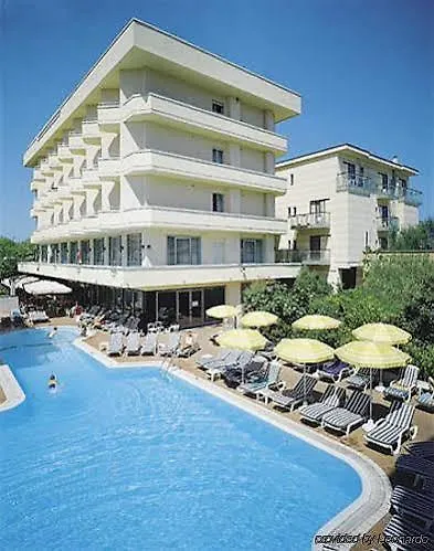 Ferretti Family Madison -