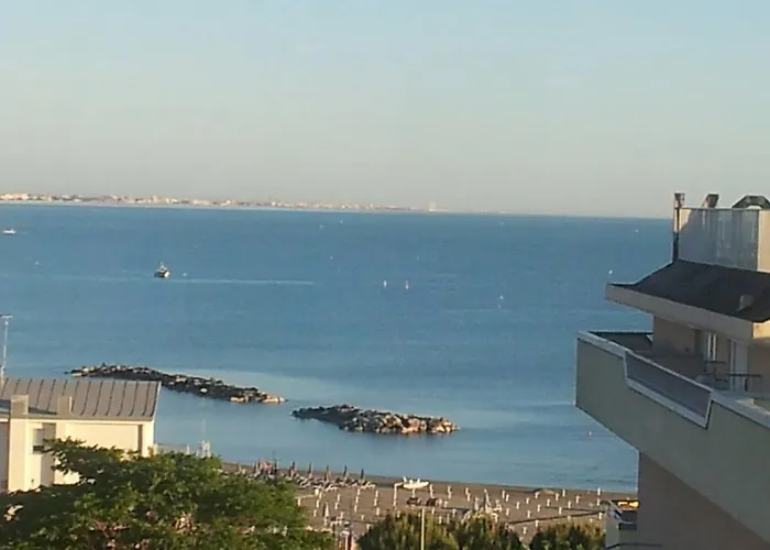 Ferretti Family Madison -