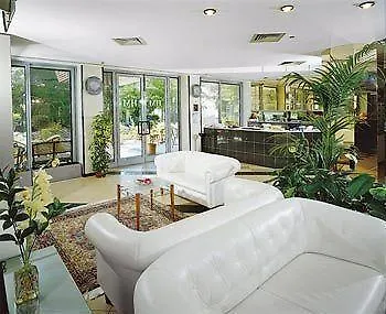 Ferretti Family Madison -