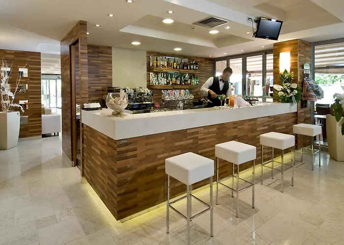 Ferretti Family Madison - 4*